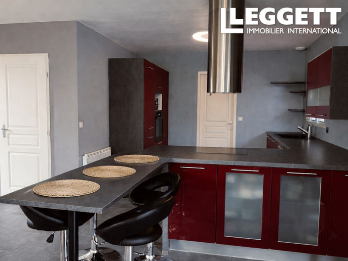 Image No.9-3 Bed House for sale