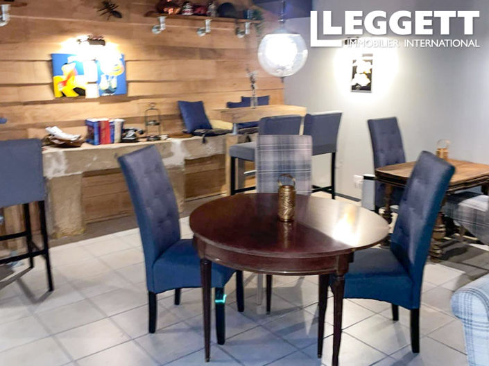 Image No.8-6 Bed Commercial for sale