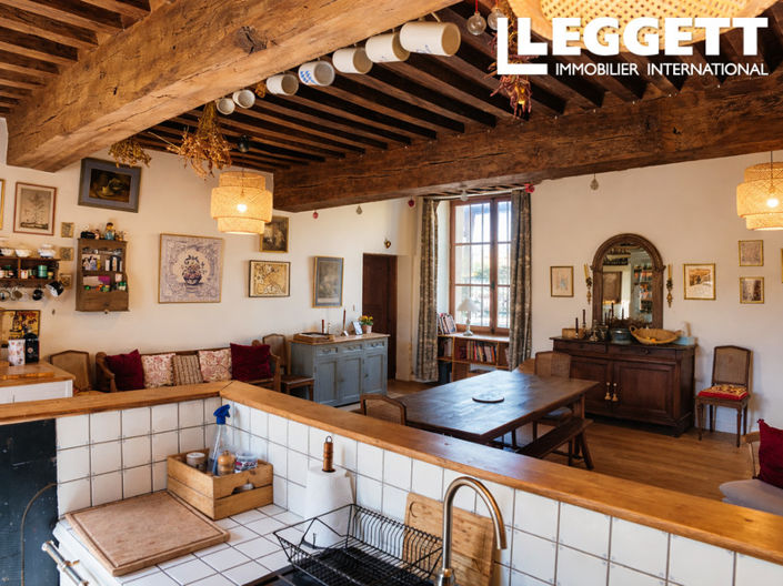 Image No.10-5 Bed House for sale