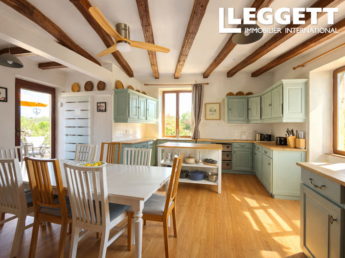 Image No.5-12 Bed House for sale