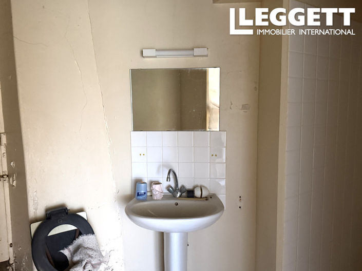 Image No.8-2 Bed House for sale