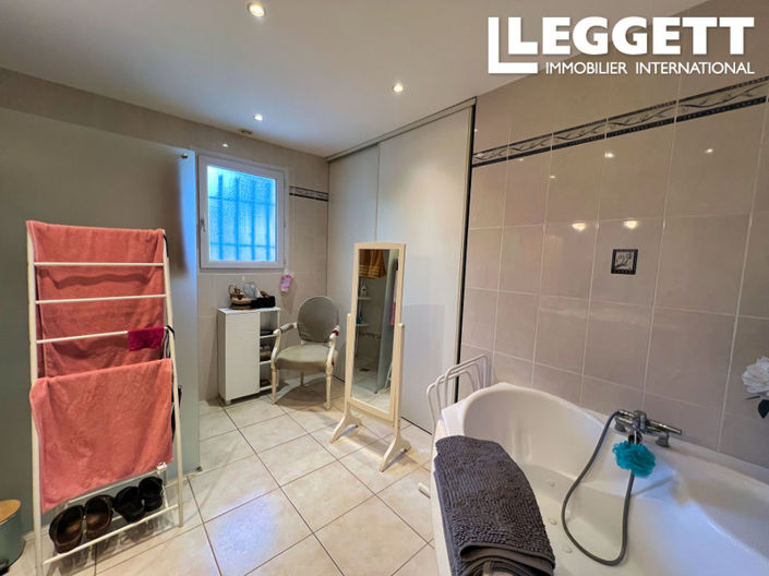 Image No.10-4 Bed House for sale