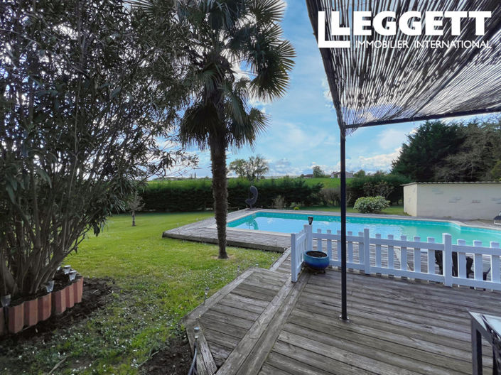 Image No.2-4 Bed House for sale