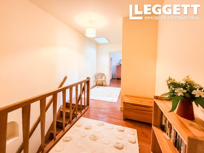 Image No.10-4 Bed House for sale