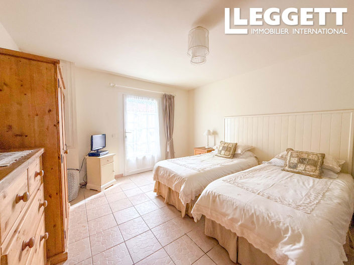 Image No.4-4 Bed House for sale