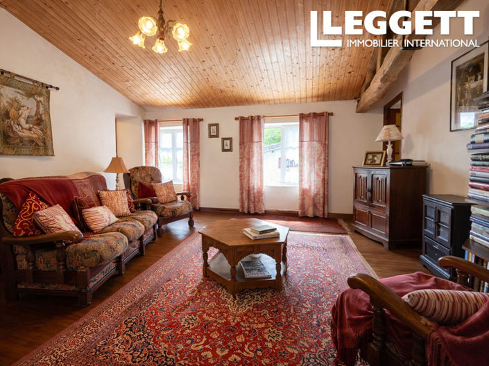 Image No.7-3 Bed House for sale