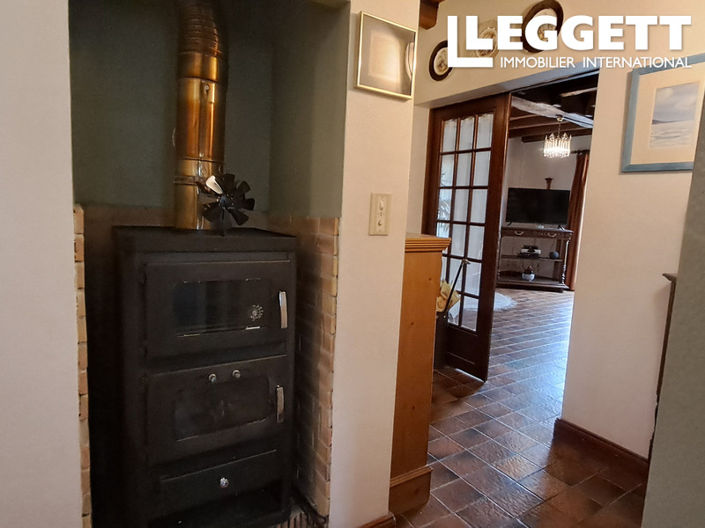 Image No.10-3 Bed House for sale