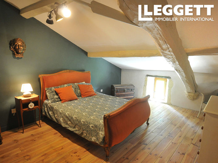 Image No.8-6 Bed House for sale