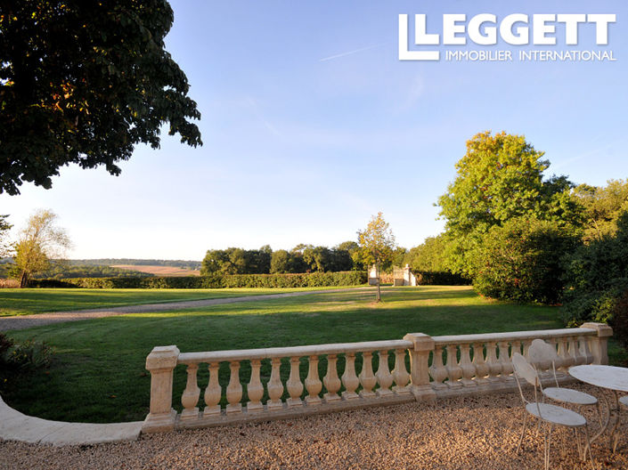 Image No.9-6 Bed House for sale