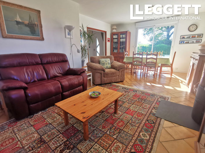 Image No.2-4 Bed House for sale