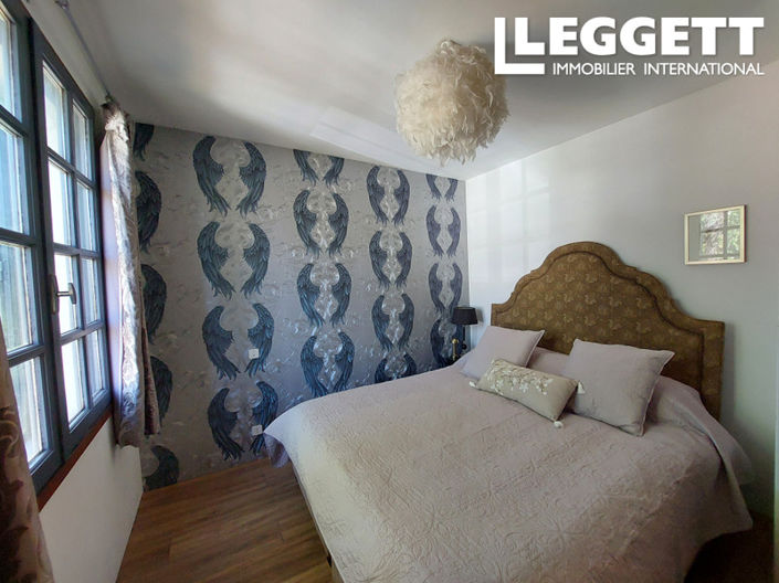 Image No.10-5 Bed House for sale