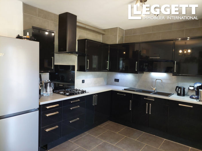 Image No.6-5 Bed House for sale