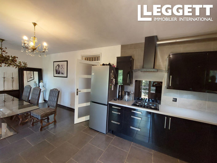 Image No.7-5 Bed House for sale