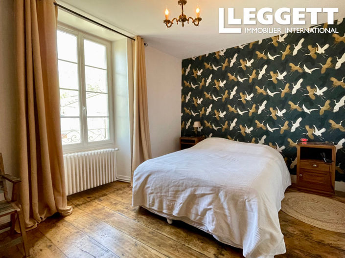 Image No.8-4 Bed House for sale
