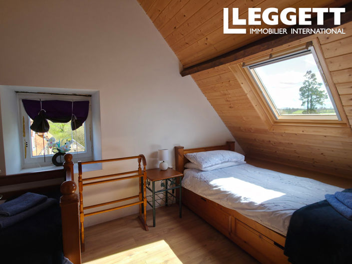 Image No.8-3 Bed House for sale