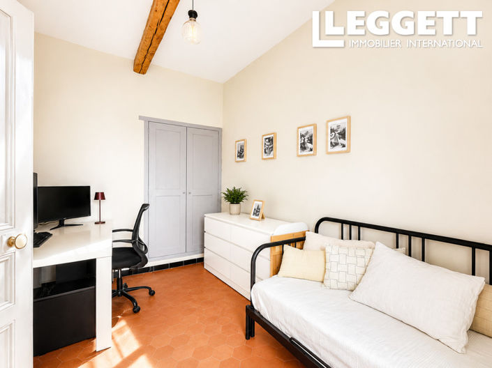 Image No.6-4 Bed House for sale