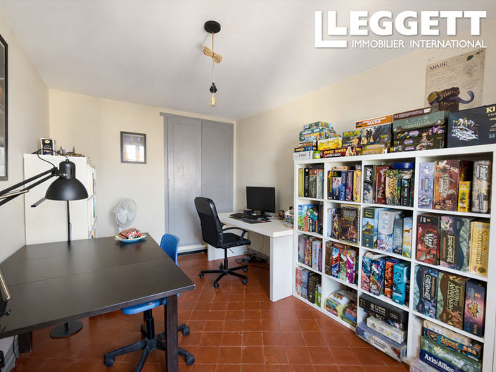 Image No.8-4 Bed House for sale