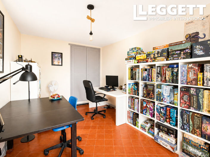 Image No.8-4 Bed House for sale