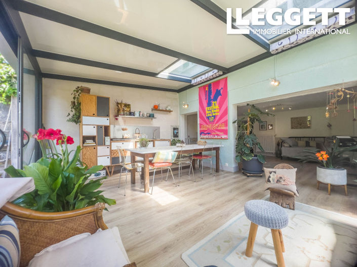 Image No.2-4 Bed House for sale