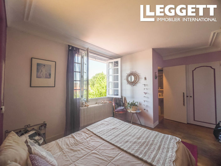 Image No.8-4 Bed House for sale