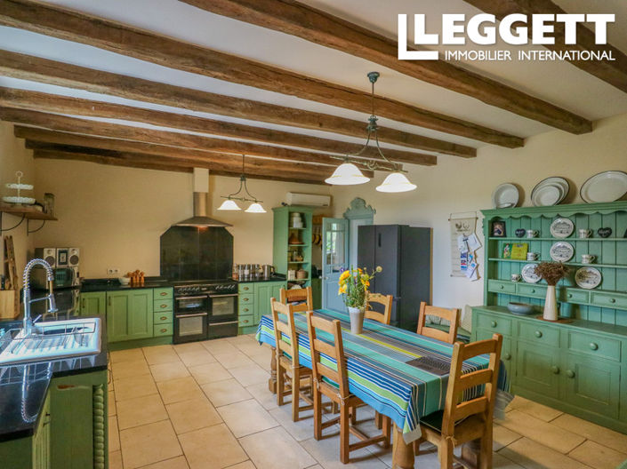 Image No.2-4 Bed House for sale