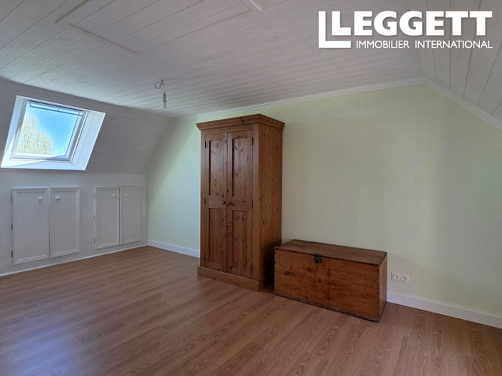 Image No.10-3 Bed House for sale