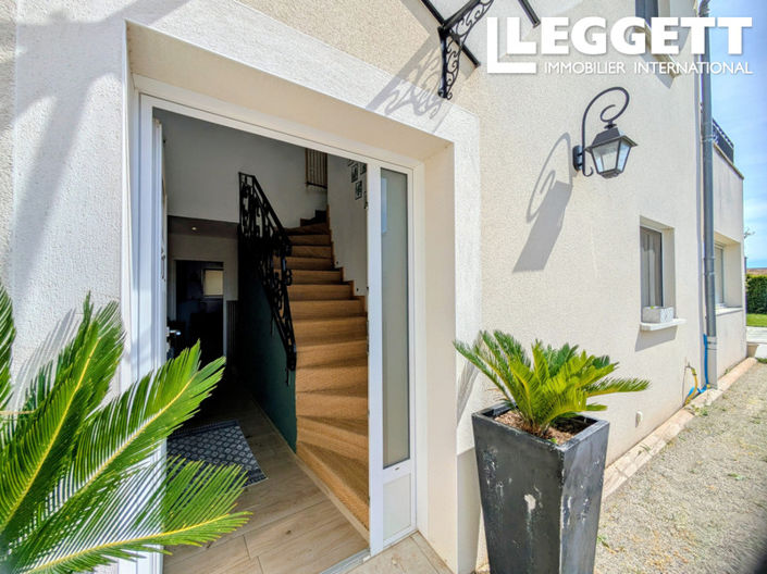 Image No.2-4 Bed House for sale