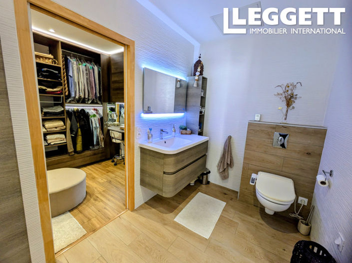 Image No.8-4 Bed House for sale