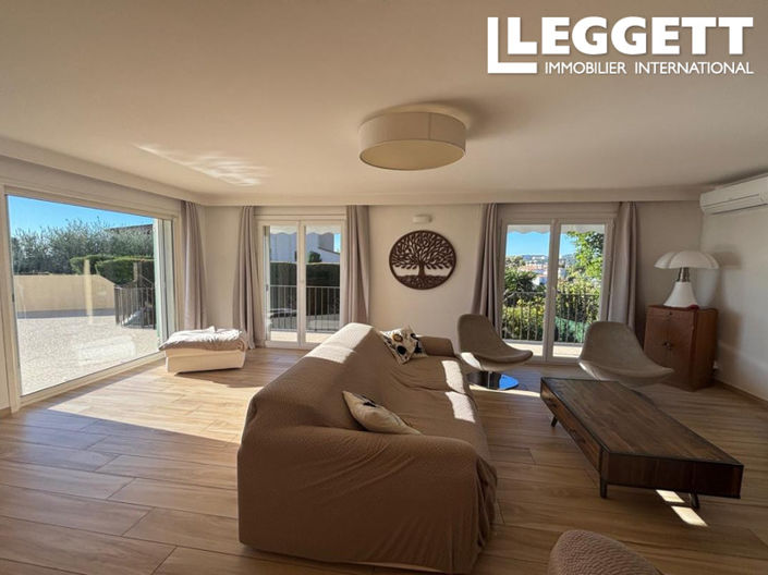 Image No.3-4 Bed House for sale