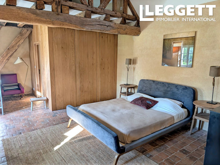 Image No.6-5 Bed House for sale