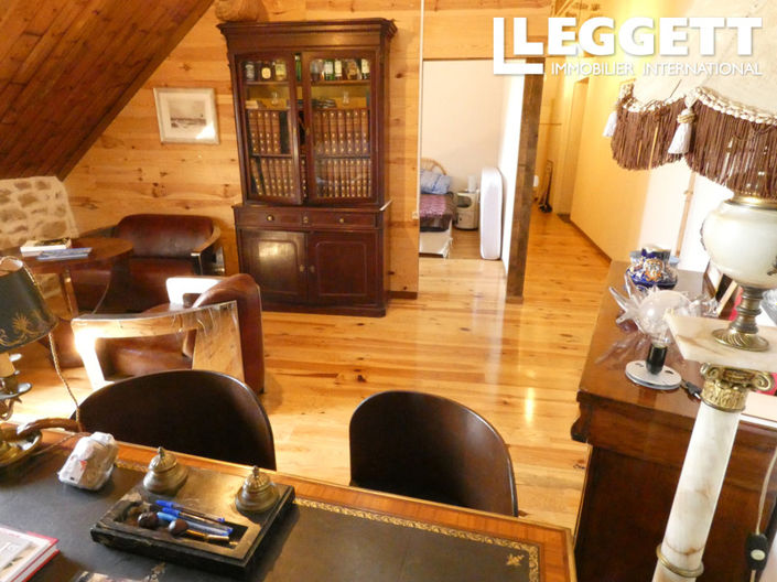 Image No.8-4 Bed House for sale