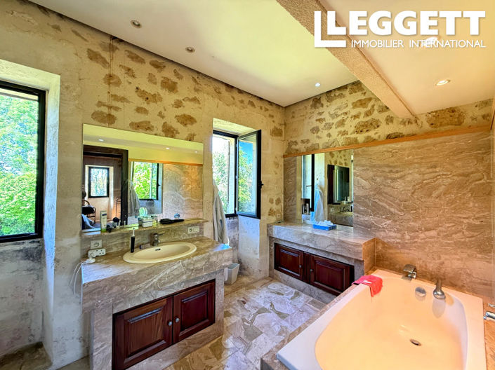 Image No.6-6 Bed House for sale