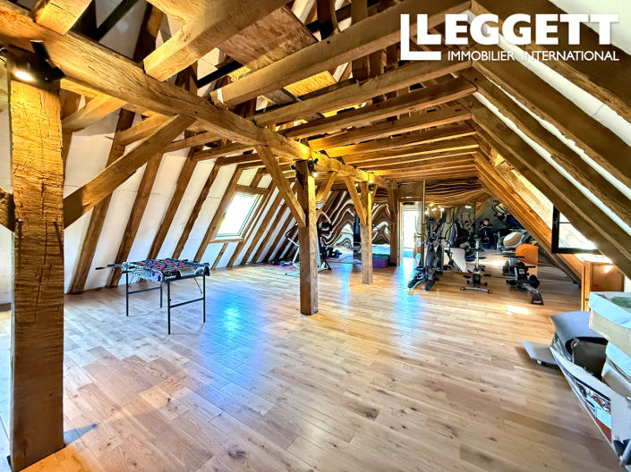 Image No.8-6 Bed House for sale