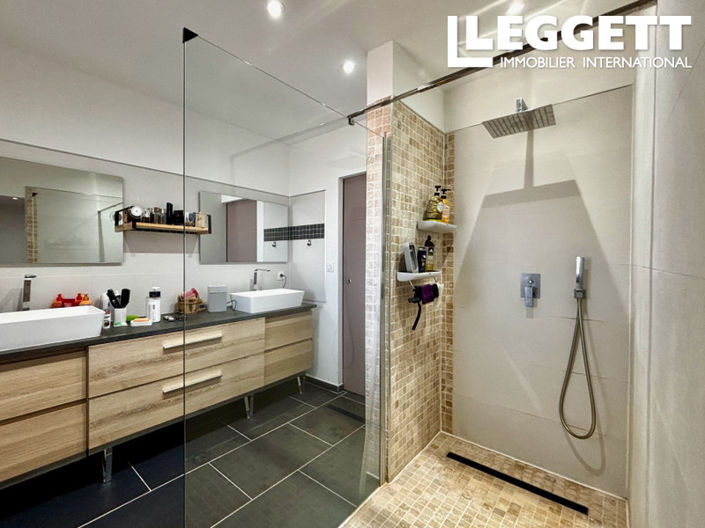 Image No.8-3 Bed House for sale