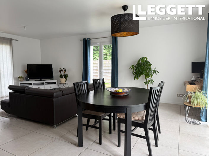 Image No.10-3 Bed House for sale