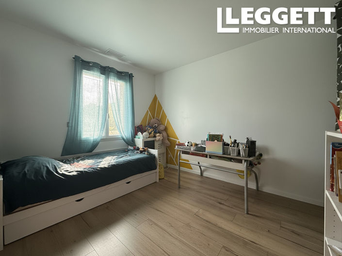 Image No.6-3 Bed House for sale