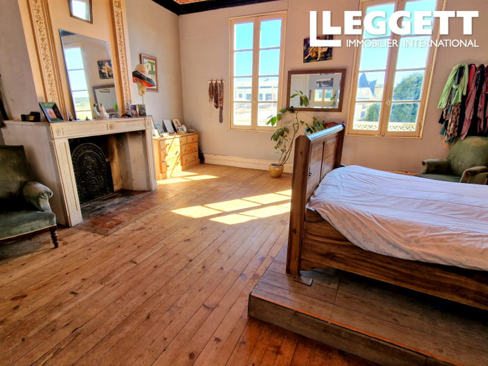 Image No.8-7 Bed House for sale