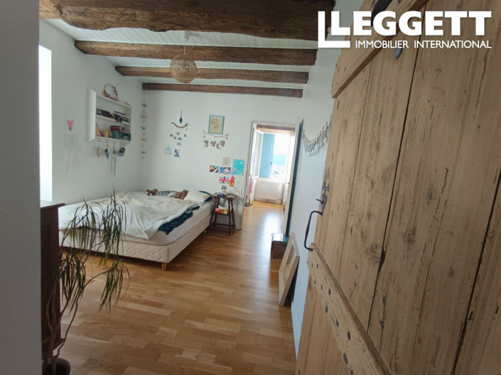 Image No.8-4 Bed House for sale