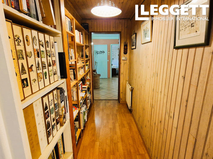 Image No.8-3 Bed House for sale