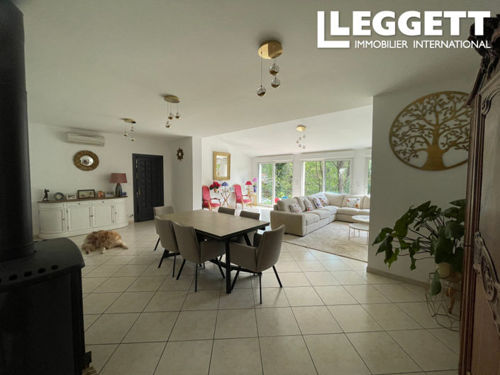 Image No.6-5 Bed House for sale