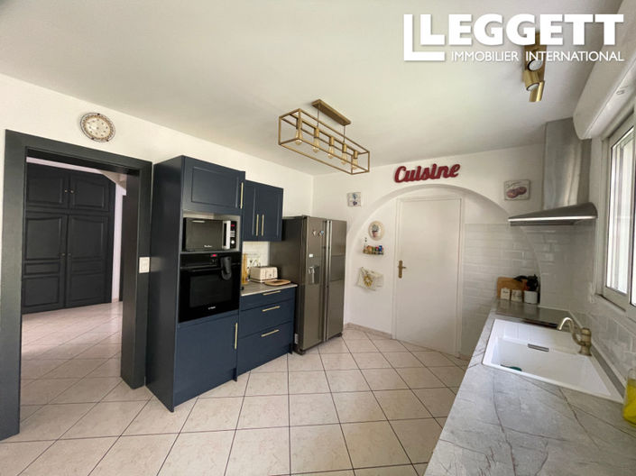 Image No.7-5 Bed House for sale