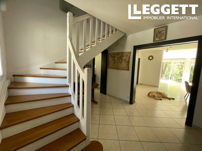 Image No.8-5 Bed House for sale