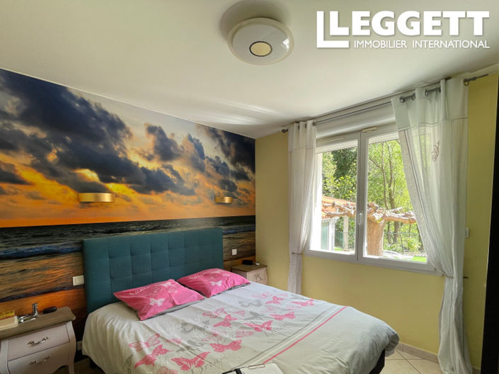 Image No.9-5 Bed House for sale