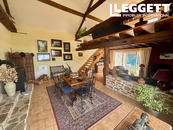 Image No.2-4 Bed House for sale