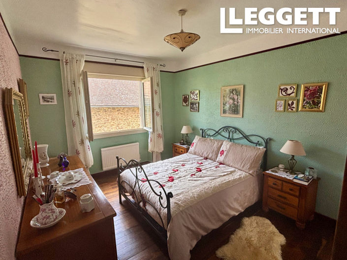 Image No.6-4 Bed House for sale