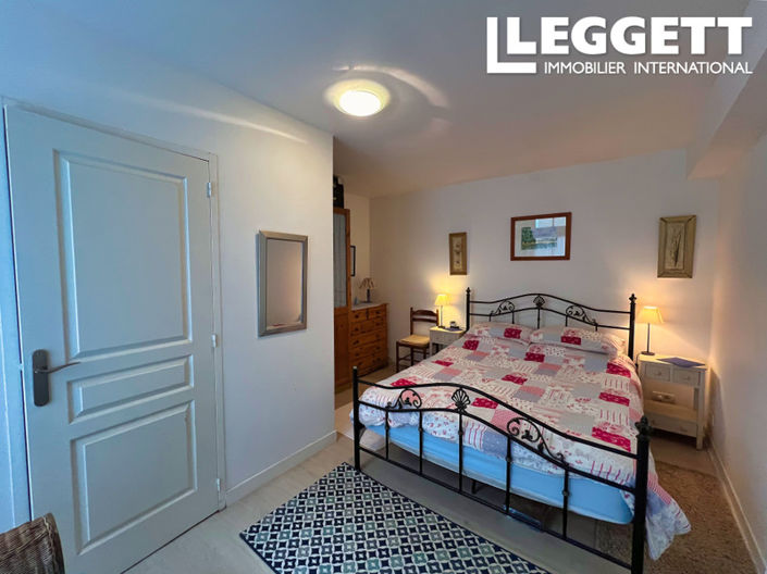 Image No.8-3 Bed House for sale