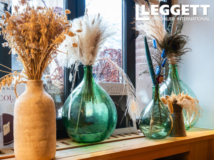 Image No.8-12 Bed Commercial for sale