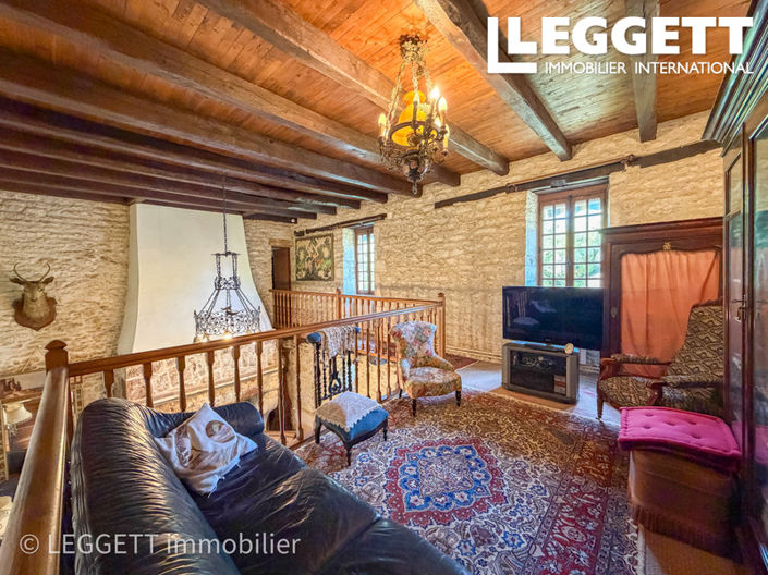 Image No.6-6 Bed House for sale