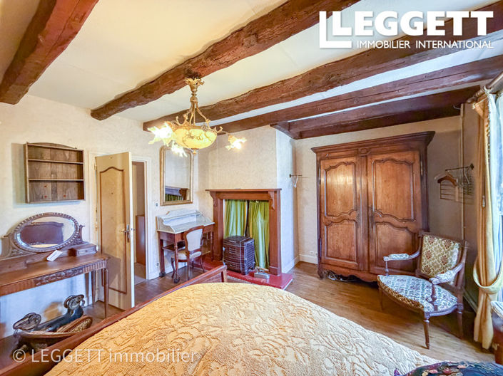 Image No.8-6 Bed House for sale