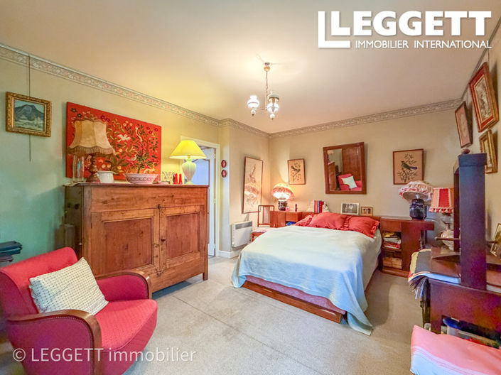 Image No.9-6 Bed House for sale